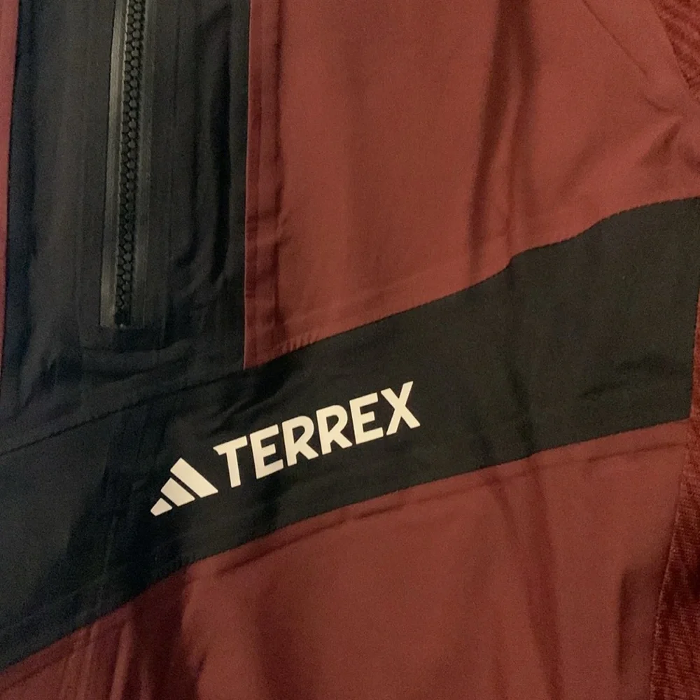 TT: adidas - Women's Terrex Techrock Rain.Rdy Anorak Waterproof Jacket (HU18… - Picture 15 of 16